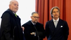 Grasser mit seinen Anwälten Manfred Ainedter (li.) und Norbert Wess (mi.).