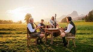 Kleine Runde, große Klänge: Beim Bauernherbst trifft Volksmusik auf Bergpanorama.