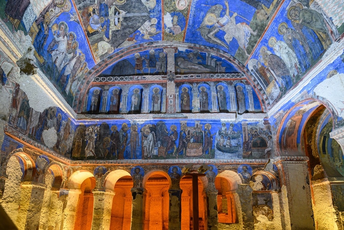 Die Dunkle Kirche in Göreme ist weltbekannt für die farbenprächtigen Fresken.