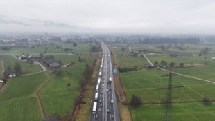 Jeden Morgen kann man sich als Autofahrer selbst ein Bild machen von der tagtäglichen ...