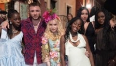 Madonna feierte auf Korfu ihren Geburtstag – und ihre Familie ließ es mit ihr krachen!