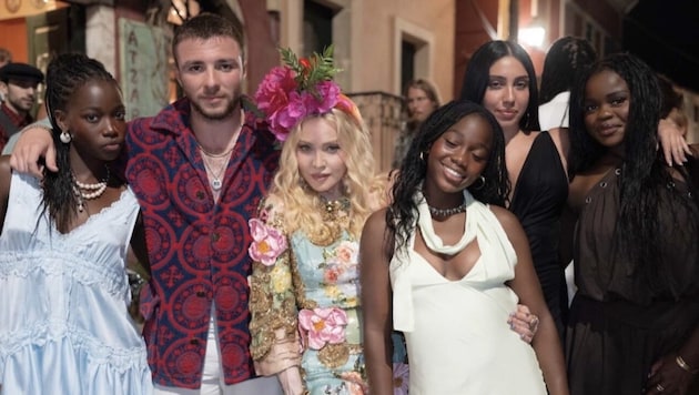 Madonna feierte auf Korfu ihren Geburtstag – und ihre Familie ließ es mit ihr krachen!
