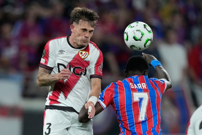 Pep Chavarria wechselte von Rayo Vallecano nach London.