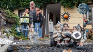 Marianne W. (mit den Urenkeln Noah, 7, und Emilia, 9) betrauert den Verlust ihrer ...