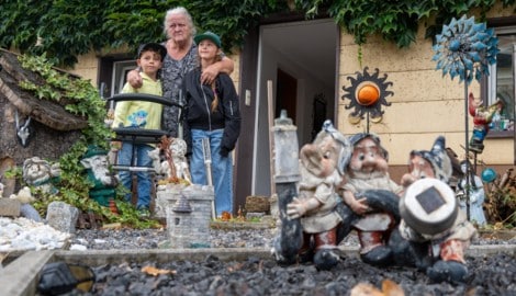 Marianne W. (mit den Urenkeln Noah, 7, und Emilia, 9) betrauert den Verlust ihrer ...