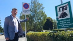 Christian Scheider setzte mit der Polizei ein nächtliches Halkteverbot am Parkplatz um. Weitere ...