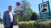 Christian Scheider setzte mit der Polizei ein nächtliches Halkteverbot am Parkplatz um. Weitere ...