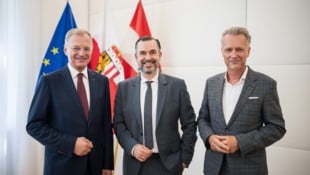 Termin im Linzer Landhaus: LH Stelzer (li.) empfing am Mitwoch Clemens Pig und OÖ-Intendant ...