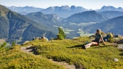 Die Strapazen des Anstiegs geraten bei so einem beeindruckenden Panorama sofort in ...