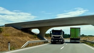 Umstritten: Ab 2027 soll eine Lkw-Maut auf drei Landesstraßen gelten. Landeschef Doskozil will ...