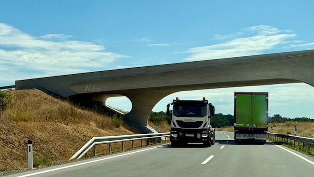 Umstritten: Ab 2027 soll eine Lkw-Maut auf drei Landesstraßen gelten. Landeschef Doskozil will ...