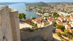 Im beliebten Urlaubsort Šibenik haben zuletzt zahlreiche Menschen wegen heftiger ...