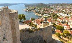 Im beliebten Urlaubsort Šibenik haben zuletzt zahlreiche Menschen wegen heftiger ...