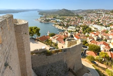 Im beliebten Urlaubsort Šibenik haben zuletzt zahlreiche Menschen wegen heftiger ...
