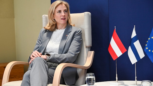 Meinl-Reisinger bringt sich bei neuer KI-Strategie ein und will Regulierung bei automatisierten ...