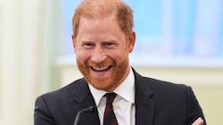 Da kann einer aber gar nicht mehr aufhören, zu strahlen! Prinz Harry zeigte sich beim ersten ...