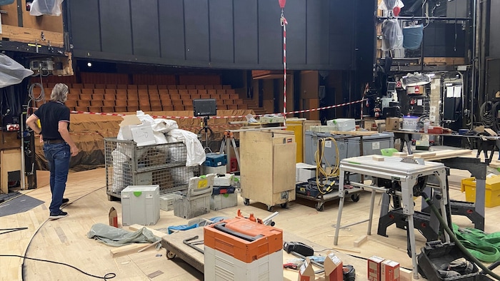 Kammerspiele: Neuer Bühnenboden