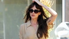 Dakota Johnson soll schon wieder als Single durchs Leben gehen.
