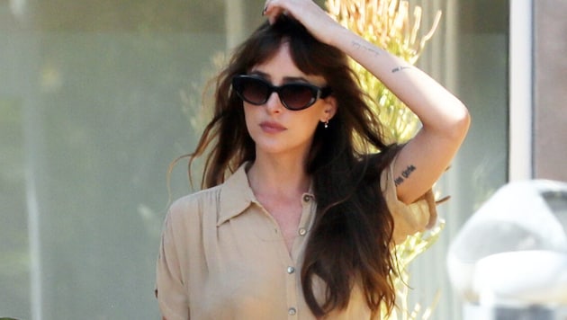 Dakota Johnson soll schon wieder als Single durchs Leben gehen.
