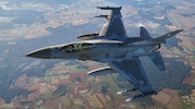 Ein F-16-Kampfjet im Rahmen einer NATO-Übung über Polen.