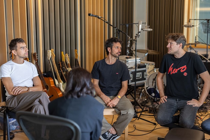 Zu Besuch bei NOW.: Die drei Musiker gewährten Musikredakteurin Nadi Adana in ihrem Studio ...