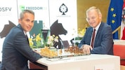 Oberbank-Vorstandsdirektor Martin Seiter und Landeshauptmann Thomas Stelzer.
