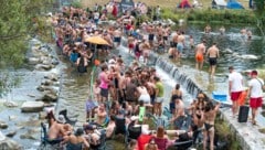 Frequency-Festival 2026: Besucher trotzten dem Niedrigwasser in der Traisen.