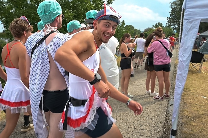 Ein gutes Outfit ist alles im Festivalalltag.
