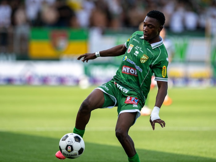 Lord Afrifa kam von Sturm II und spielte sich in Lustenau gleich in die Startelf.
