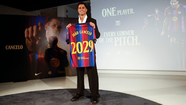 Joao Cancelo unterschrieb bis 2029 beim FC Barcelona.