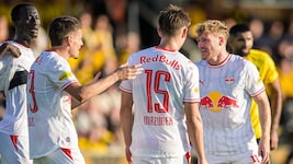 Redzic (2. v. li.) spielte eine starke Partie in Schweden.