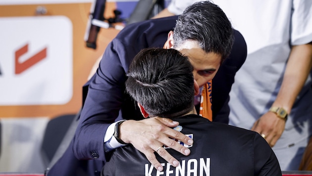 Der niederländische Ministerpräsident Rob Jetten küsste bei der Hockey-WM den argentinischen ...
