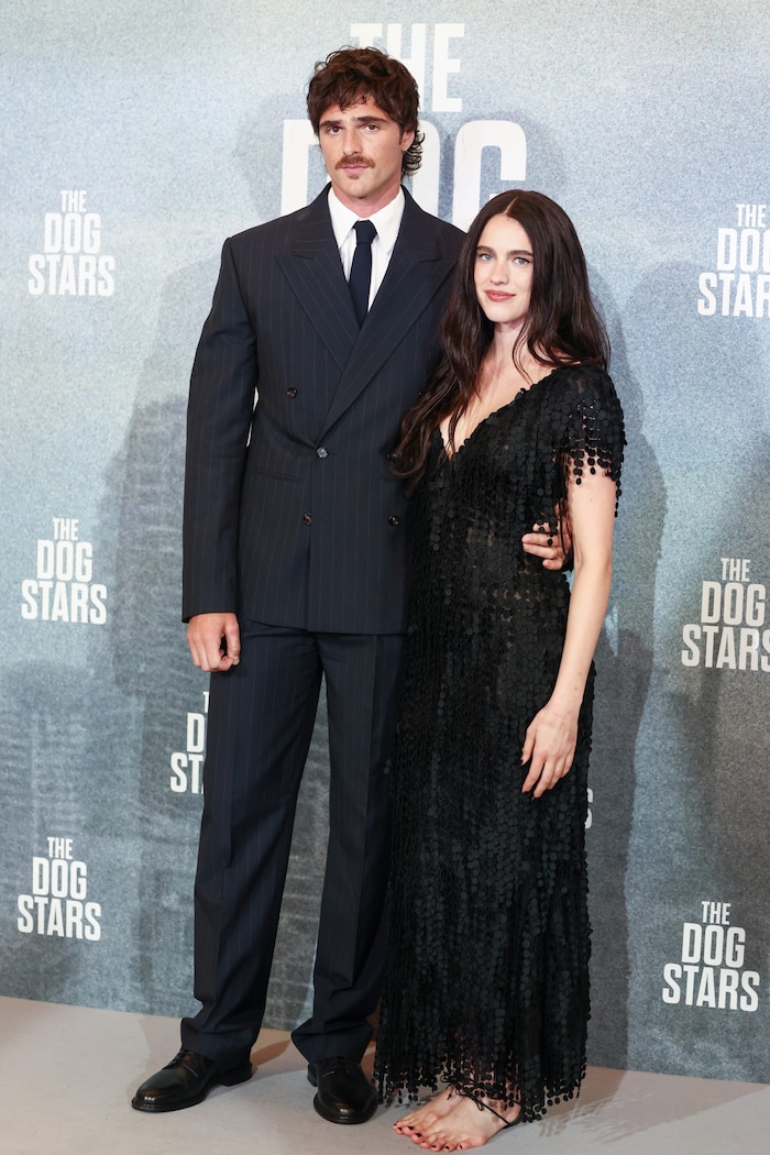 Margaret Qualley posierte am Red Carpet gemeinsam mit ihrem „The Dog Stars“-Kollegen Jacob ...