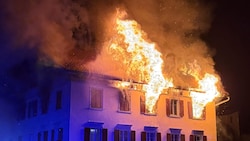 Das Feuer dürfte im zweiten Stock ausgebrochen sein.