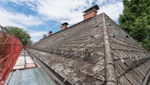 Insgesamt werden knapp 1000 Quadratmeter Dachfläche erneuert.