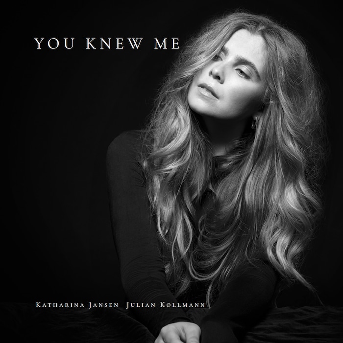 Das Cover zur Single „You Knew Me“.
