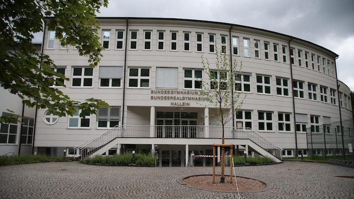 Im Bundesgymnasium Hallein wurde Feuer gelegt.