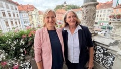 Weiter die Chefinnen in der Stadt: Bürgermeisterin Elke Kahr (re.) und Stellvertreterin Judith ...