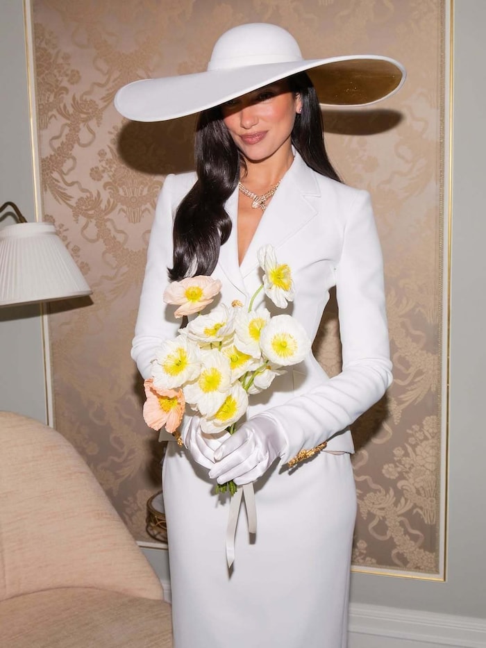Der Zweiteiler von Schiaparelli war regelrecht eine Hommage an Bianca Jagger.