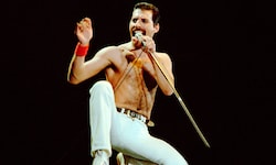 Freddie Mercury in seinem natürlichen Habitat – exaltiert und voller Feuereifer auf einer ...