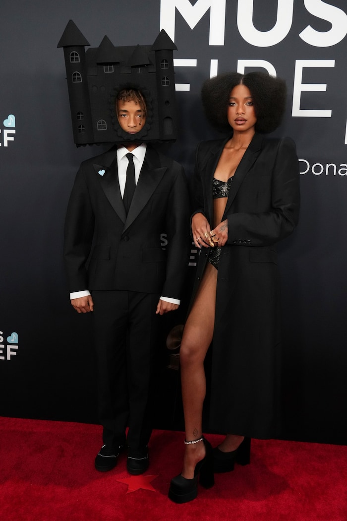 Der Schulbank zwar längst entwachsen, dem guten Look aber treu geblieben. Jayden und Willow ...