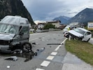Beide Fahrzeuge wurden bei dem Zusammenstoß schwer beschädigt. 