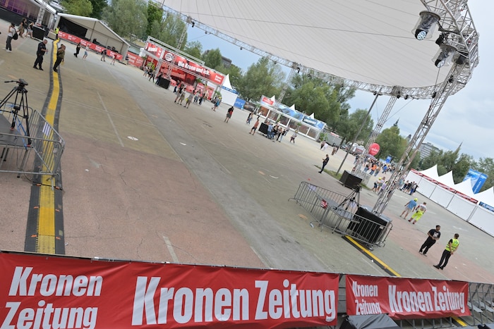 Der Platz vor der Hauptbühne leerte sich schnell.