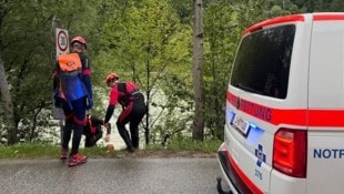 Auch Uferbereiche wurden durchkämmt.