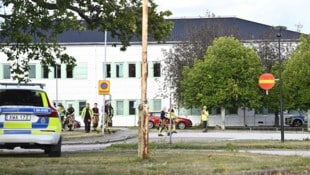 Die schwedische Polizei in Alarmbereitschaft – ein bewaffneter Angreifer konnte festgenommen ...