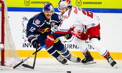 Debütant Poisson (re.) im Duell mit Münchens Ferguson.