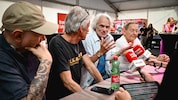 WIR4plusEINS waren im Talk noch gut gelaunt, ehe das Wetter einen Auftritt von Wolfgang Ambros ...