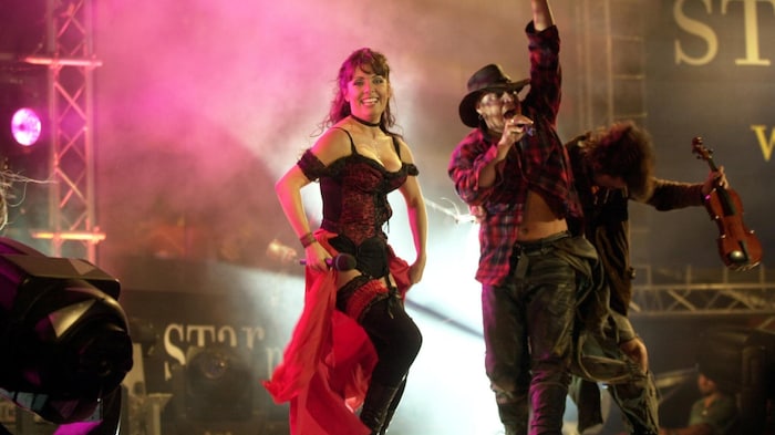 Rednex wurden 2001 kurzerhand auf die OK-Bühne verlegt, die Hauptbühne auf dem Linzer Hauptplatz ...