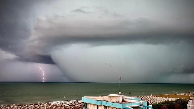 Eine heftige Superzelle zog über Lignano hinweg.