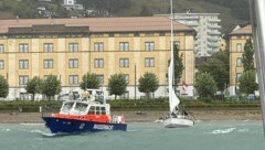 Erst kurz vor dem Bregenzer Seeufer konnte das Segelboot „eingefangen“ werden.